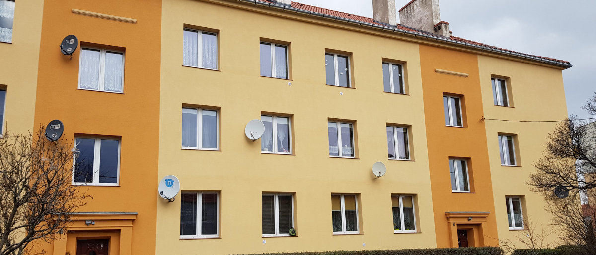 Docieplenie ściany frontowej - 1 Maja 16-18